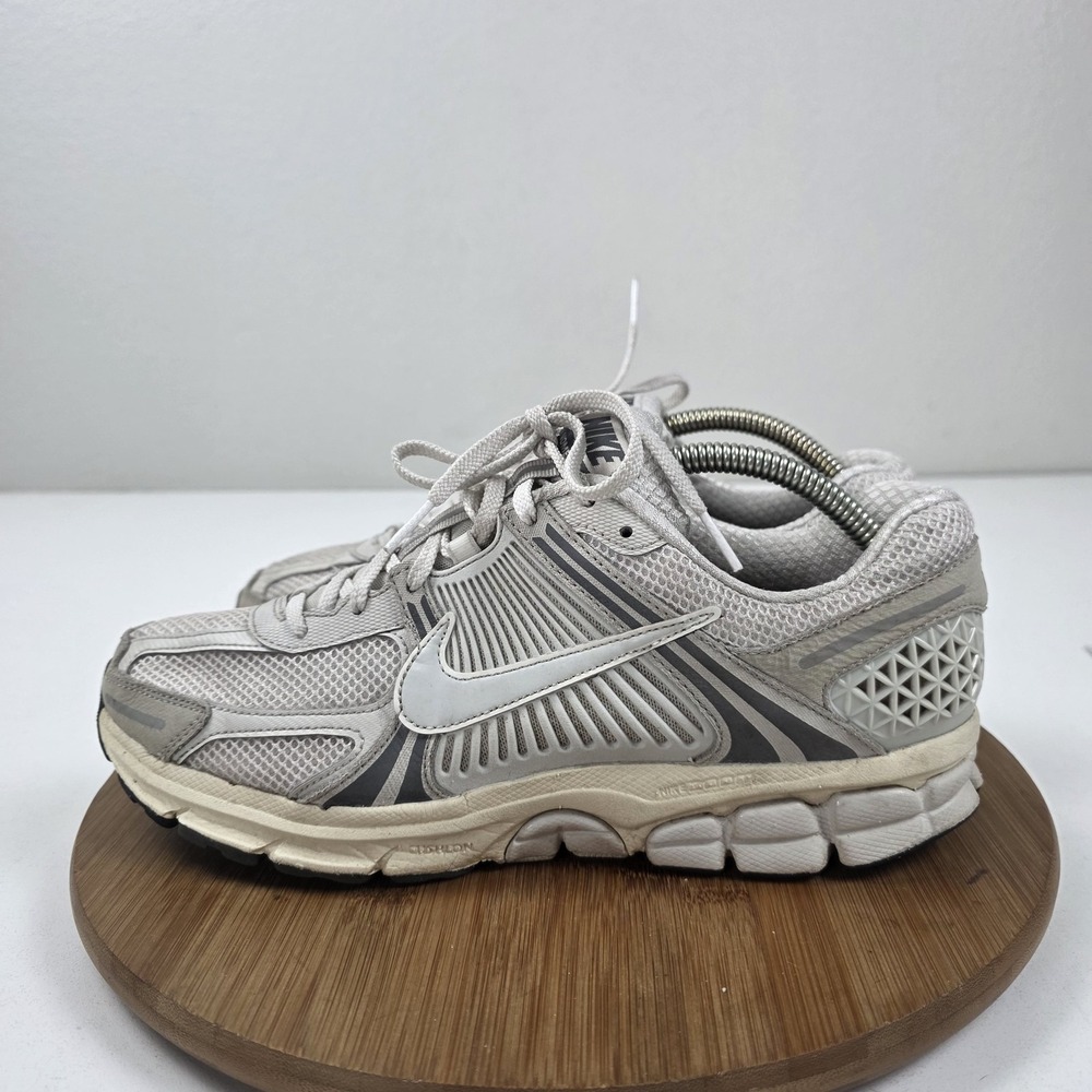 Nike Zoom Vomero 5 Shoes Mens Size 10.5 Gray Mesh Running Sneakers HF0731-007